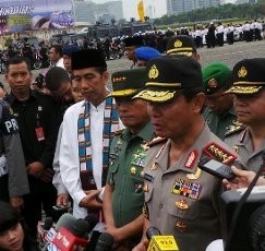 Jokowi, Sutarman dan Moeldoko Apel Operasi Lilin di Monas