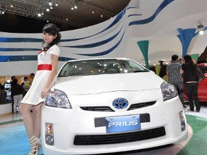 Toyota Prius Pertahankan Predikat Mobil Teririt