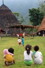 Menyibak Wae Rebo yang Misterius di Pagi Hari