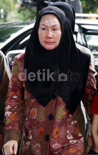 Tak ada senyuman keluar dari wajahnya saat tiba di KPK. Lamhot Aritonang/detikFoto.