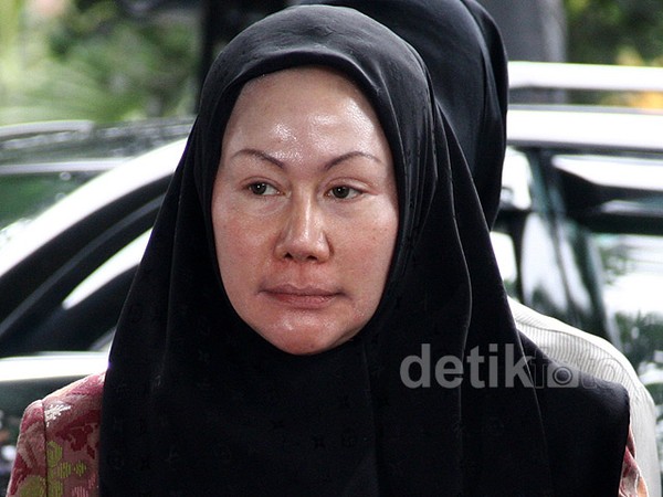 Atut Diperiksa di Jumat Keramat