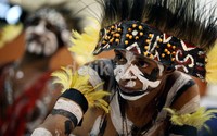 Tarian khas Papua dipertunjukan dalam acara itu.