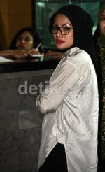 Adde Rosi, Setia Mendampingi Ratu Atut