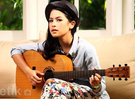 Afgan Beri Kado Istimewa di Hari Ulang Tahun Maudy Ayunda