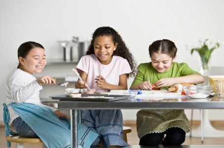 Dengan Trik Ini Bikin Kue Bersama si Kecil Jadi Asyik