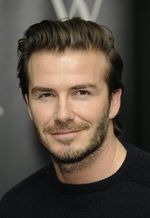 Gelar Book Signing, David Beckham Diburu Fans