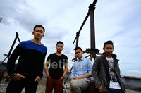     Namun, mereka tak menutup kemungkinan nantinya akan mencari pemain bass.