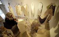 Pengunjung melihat-lihat pameran Biennale Desain dan Kriya Indonesia 2013.