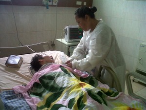 Ibu Melur Tunggui Anak 5 Tahun Koma di RS: Tak akan Pernah Kutinggalkan!