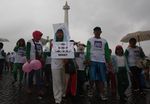 Perempuan Fatayat NU Jalan Sehat Peringati Hari Ibu