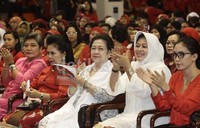 Dalam hal budaya, biasanya anak laki-laki yang membawa nama sebuah klan. Tapi kenapa harus laki-laki? Apa perempuan tidak bisa? kata Megawati