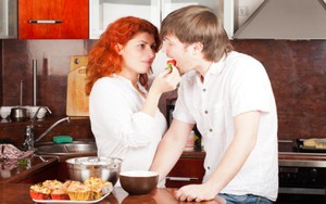 Foreplay Memakai Makanan Ternyata Lebih Menggairahkan