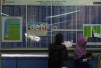 Kenaikan sudah pasti ada di tahun depan, tapi untuk bulan berapa tepatnya belum ditetapkan. Kalau sekarang harga tiket masih sama tarif progresif, untuk 5 stasiun pertama Rp 2.000 dan 3 stasiun berikutnya Rp 500, ucap Eva Chairunisa, Manager Komunikasi PT KCJ.