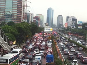 Jokowi: Penutupan Gerbang Tol Membuat Jalan Arteri Sangat Macet
