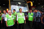 Jokowi-Hatta Naik TransJakarta Bareng