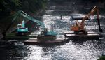 Pengerukan Lumpur Waduk Setiabudi