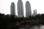 Pengerukan Lumpur Waduk Setiabudi