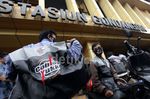 Sosialisasikan Pemilu, KPU Bagikan Rompi