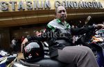 Sosialisasikan Pemilu, KPU Bagikan Rompi