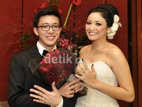 Agni Pratistha dan sang suami, Ryan Anthony melangsungkan resepsi pernikahan di The Darmawangsa Hotel, Jakarta Selatan. (dok. detikHOT)