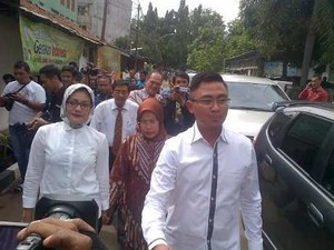 Giliran Adde Rosi, Andika dan Ratu Tatu Jenguk Ratu Atut