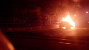 Yaris Terbakar Habis di Tol Jatinegara arah Cawang