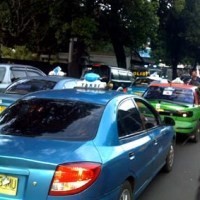 Blue Bird Klaim Armada Taksi Mewahnya Tak Minum Premium
