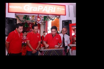     Alex dalam peresmian ini juga ditemani oleh Executive Vice President Telkomsel Area Sumatera Andrew Thaf dan Direktur Human Capital Management Telkomsel Herdy Harman.