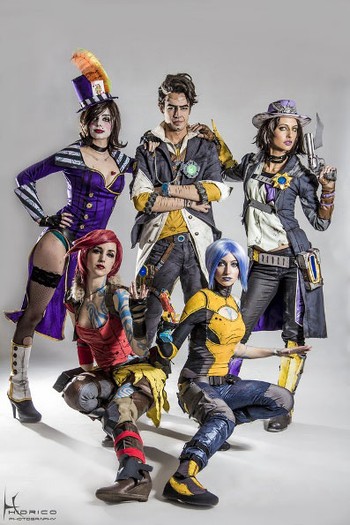     Game Borderlands 2 tidak luput menjadi incaran aksi cosplayer. 5 cosplayer ini sukses memadukan 5 karakter dalam game tersebut secara sempurna. (kredit foto: kotaku)