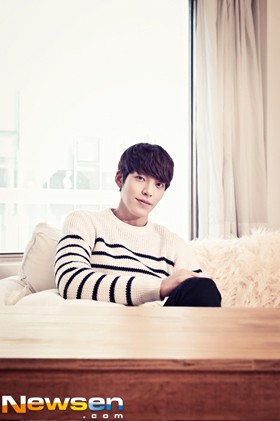 Berakting dengan Lee Min Ho, Kim Woo Bin Sempat Canggung