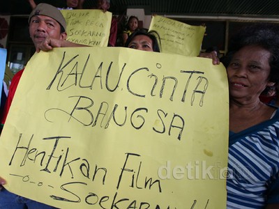 Massa Minta Film Soekarno Diturunkan