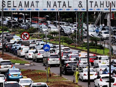 Jelang Malam Natal, Jakarta Macet
