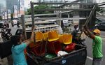 Pemasang Tong Sampah di Jalan Rasuna Said