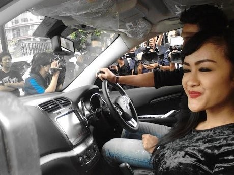 Gaston Sempat Kesal Diberi Hadiah Mobil Mewah oleh Jupe