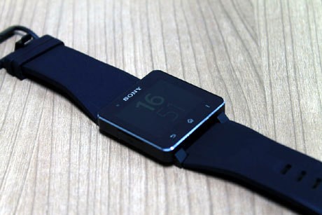 Sony SmartWatch 2, Pendamping Pas Ponsel Android