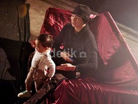 Anji dan Saga saat ditemui di sela-sela syuting di Gedung PFN Otista, Jakarta Timur, Senin (23/12/2013). Noel/detikHOT.