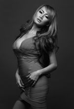 Super Hot Rhere Valentia