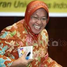 Malam Tahun Baru Risma Gowes di Acara Car Free Night
