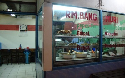 Nasi Uduk dan Lontong Sayur Betawi, Buka Sampai Tengah Malam!