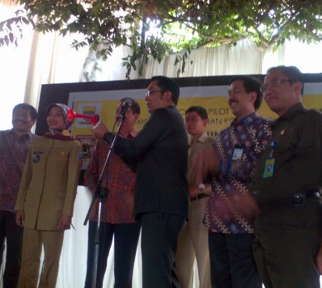 Pencet Terompet, Ridwan Kamil Launching e-Kelurahan di Sadangserang