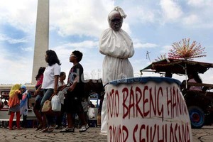 Liburan ke Monas, Wisata Sejarah Hingga Foto Bareng Pocong