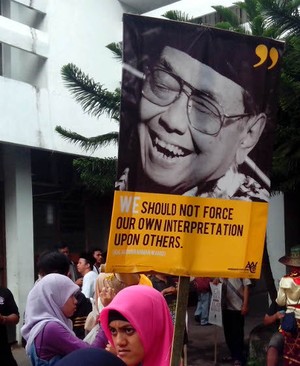 Caleg PKB Pasang Foto Gus Dur, Gusdurian: Harusnya Malu!
