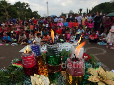 Misa Natal di Depan Istana