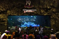 Sejumlah tempat wisata di serbu warga saat libur Natal dan tahun baru, apa lagi Kamis besok ditetapkan sebagai cuti bersama.