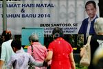 Spanduk Natal Bertebaran di Sekeliling Katedral