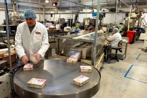 Pabrik Marzipan di Liverpool Kebanjiran Order untuk Natal