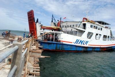 Kmp Gilimanuk Alami Kecelakaan Di Pelabuhan Ketapang