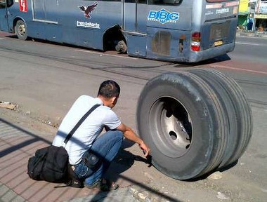 Ban TransJ Copot, Jokowi: Bus Harus Rutin Checking and Controlling