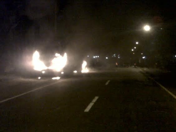 Bus Sugeng Rahayu Dibakar Massa Usai Tabrak Pesepeda Motor