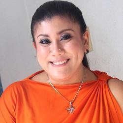 Kisah Natal Regina Idol dan Keinginannya Berakting